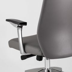 Компьютерное кресло для руководителя TopChairs Armor офисное серое обивка экокожа крестовина металл | фото 7